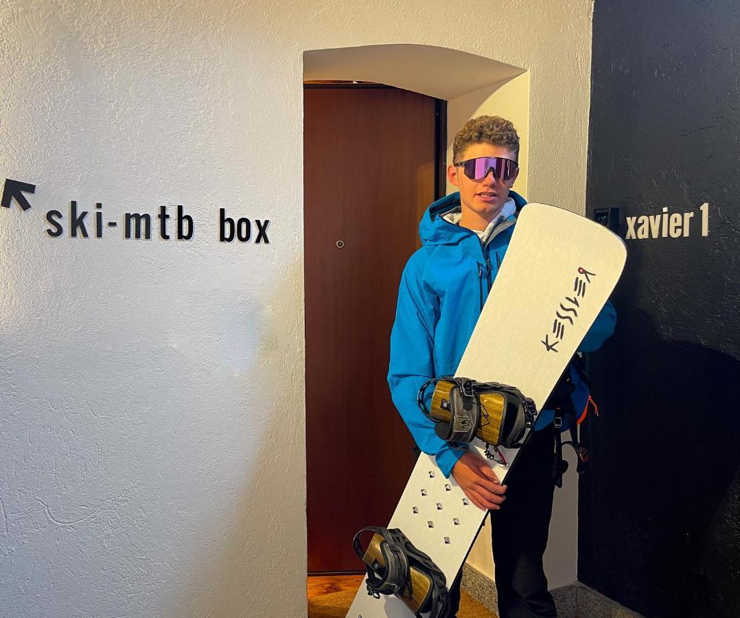 Alp Apartments Ski & Bike - Xavier アオスタ エクステリア 写真